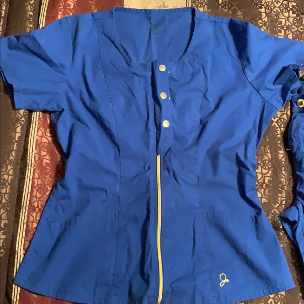 Jaanuu scrub top